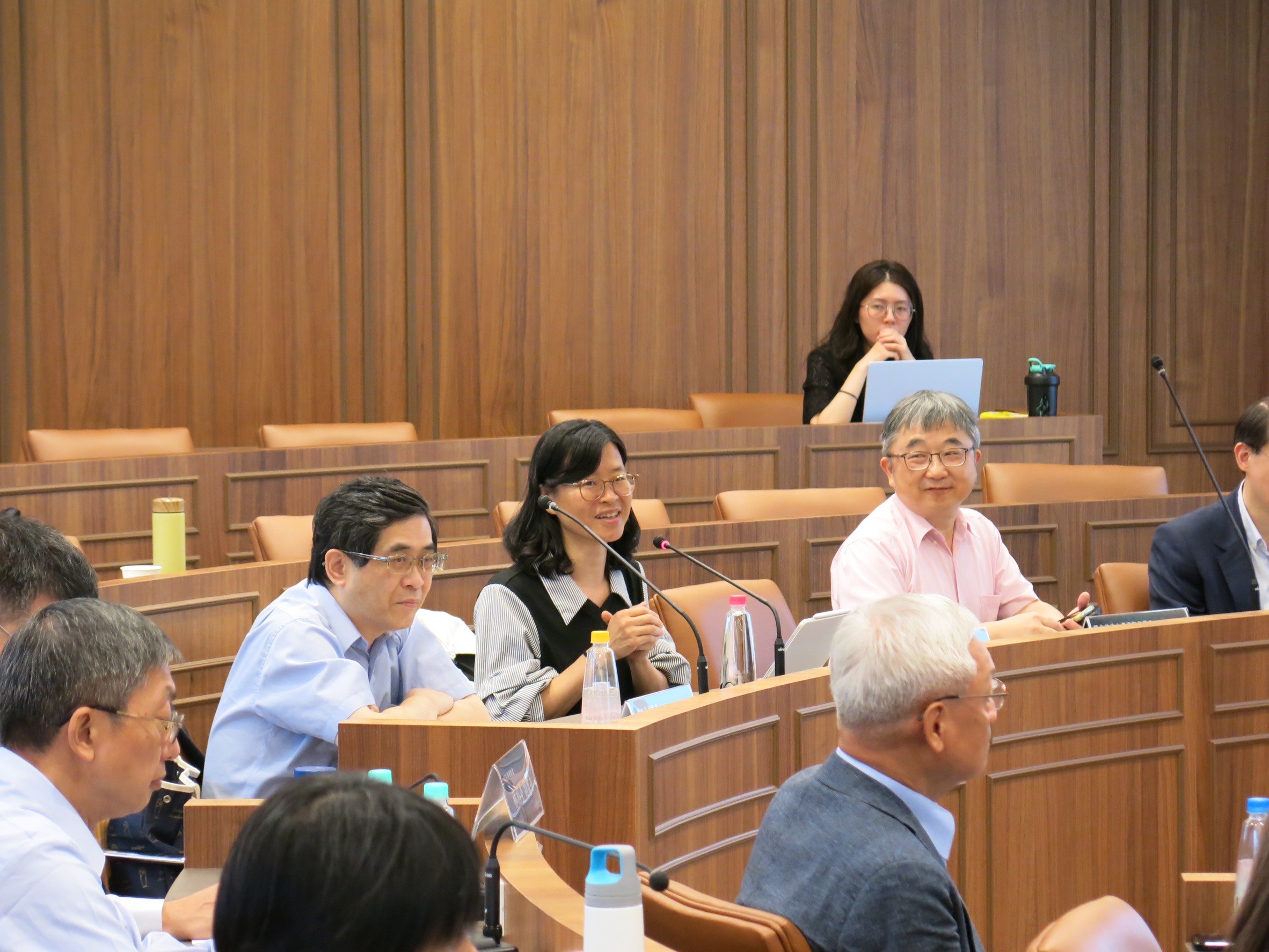 圖5_中央大學資訊工程學系張嘉惠教授提問 圖5_中央大學資訊工程學系張嘉惠教授提問