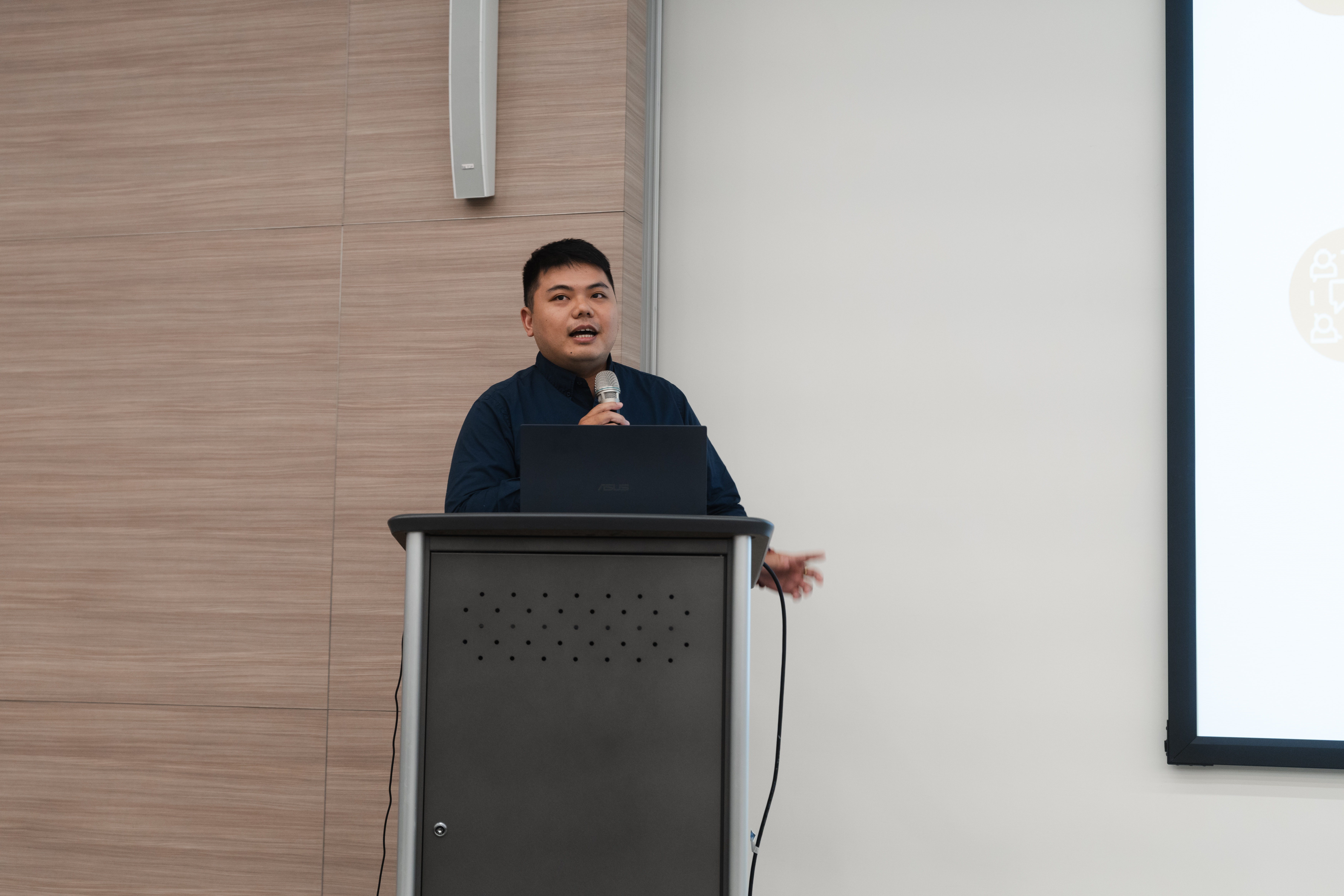 林志謙學長經驗分享。 林志謙學長經驗分享。