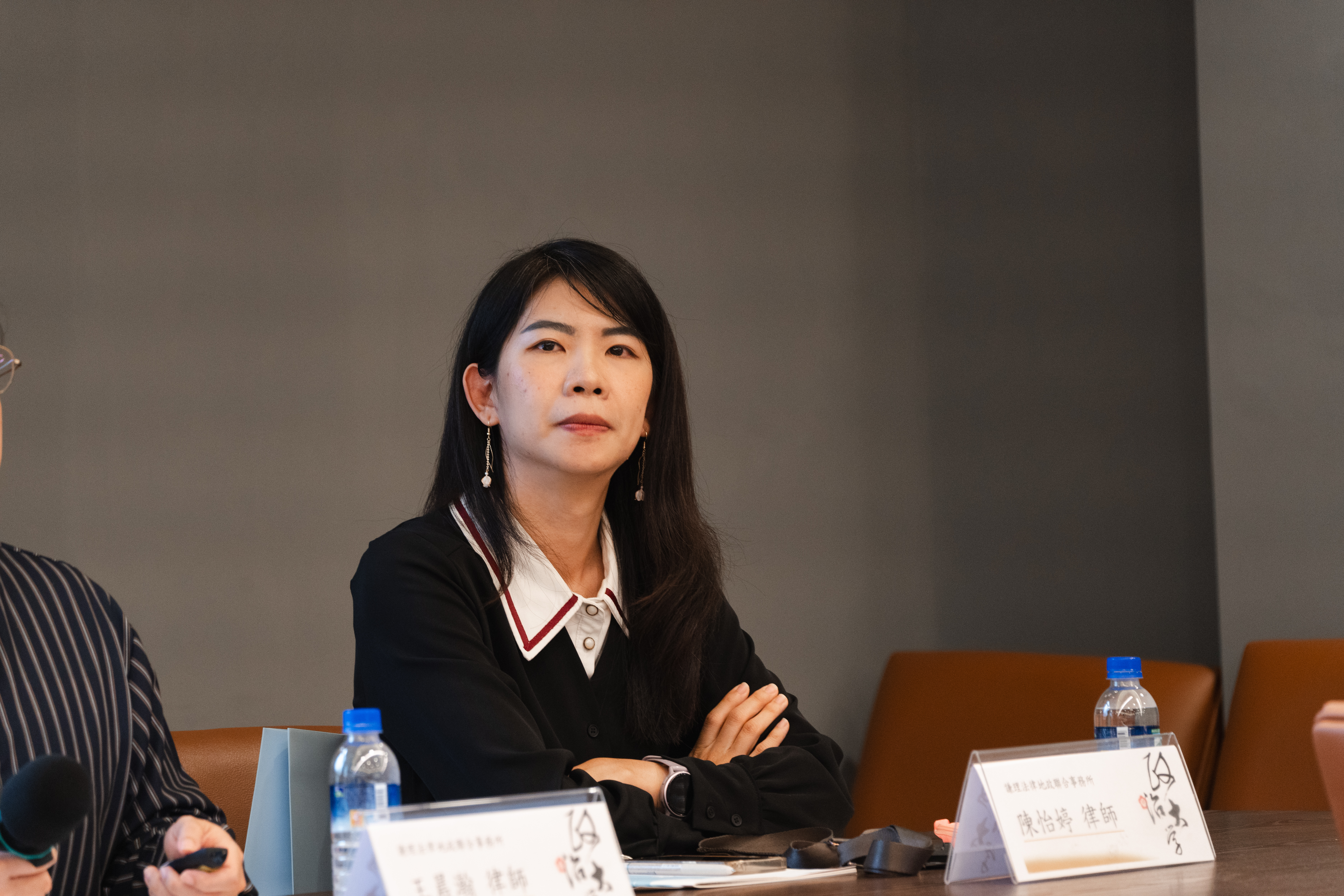 本次講者之一陳怡婷學姐。 本次講者之一陳怡婷學姐。