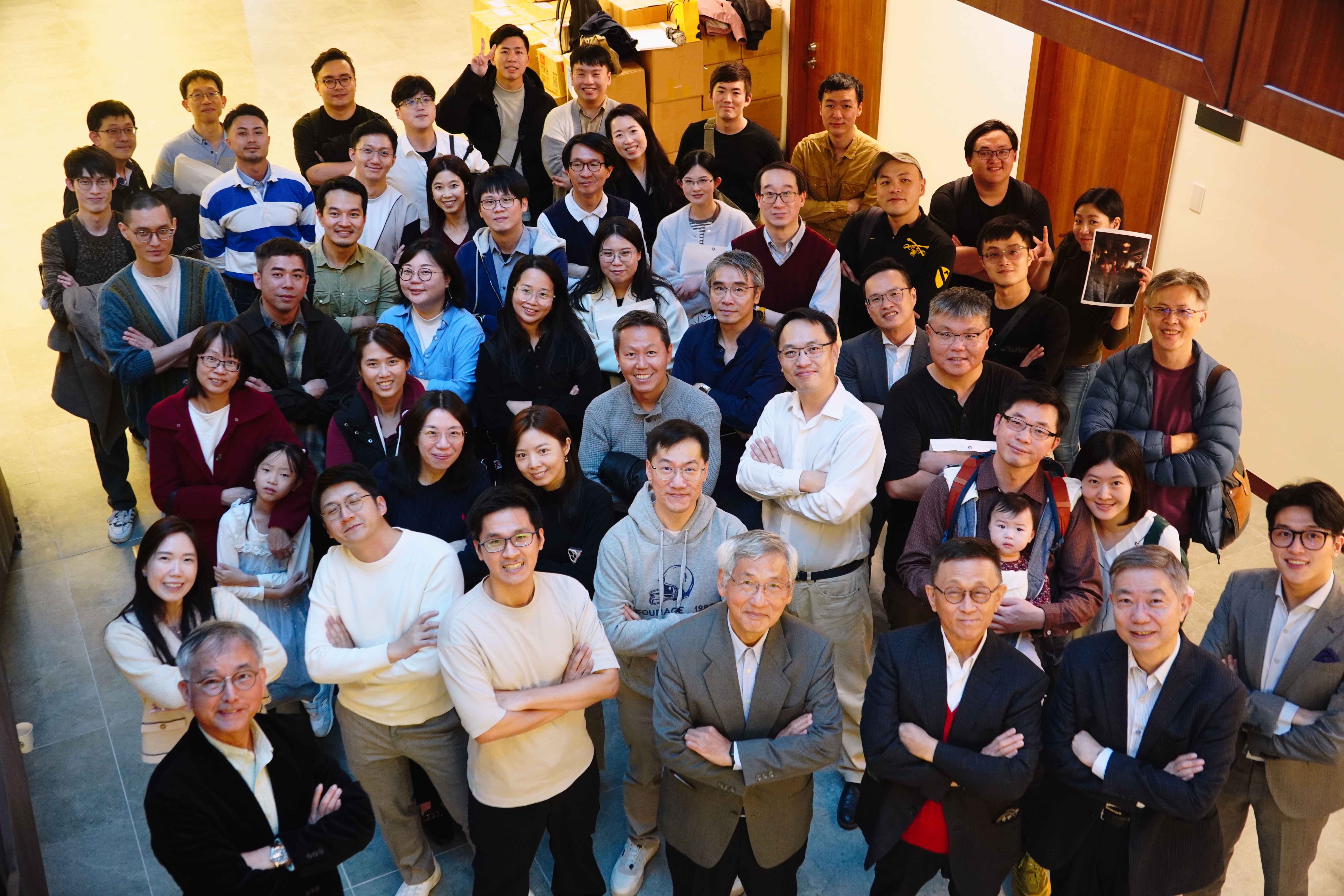 與會貴賓參觀院館合影。