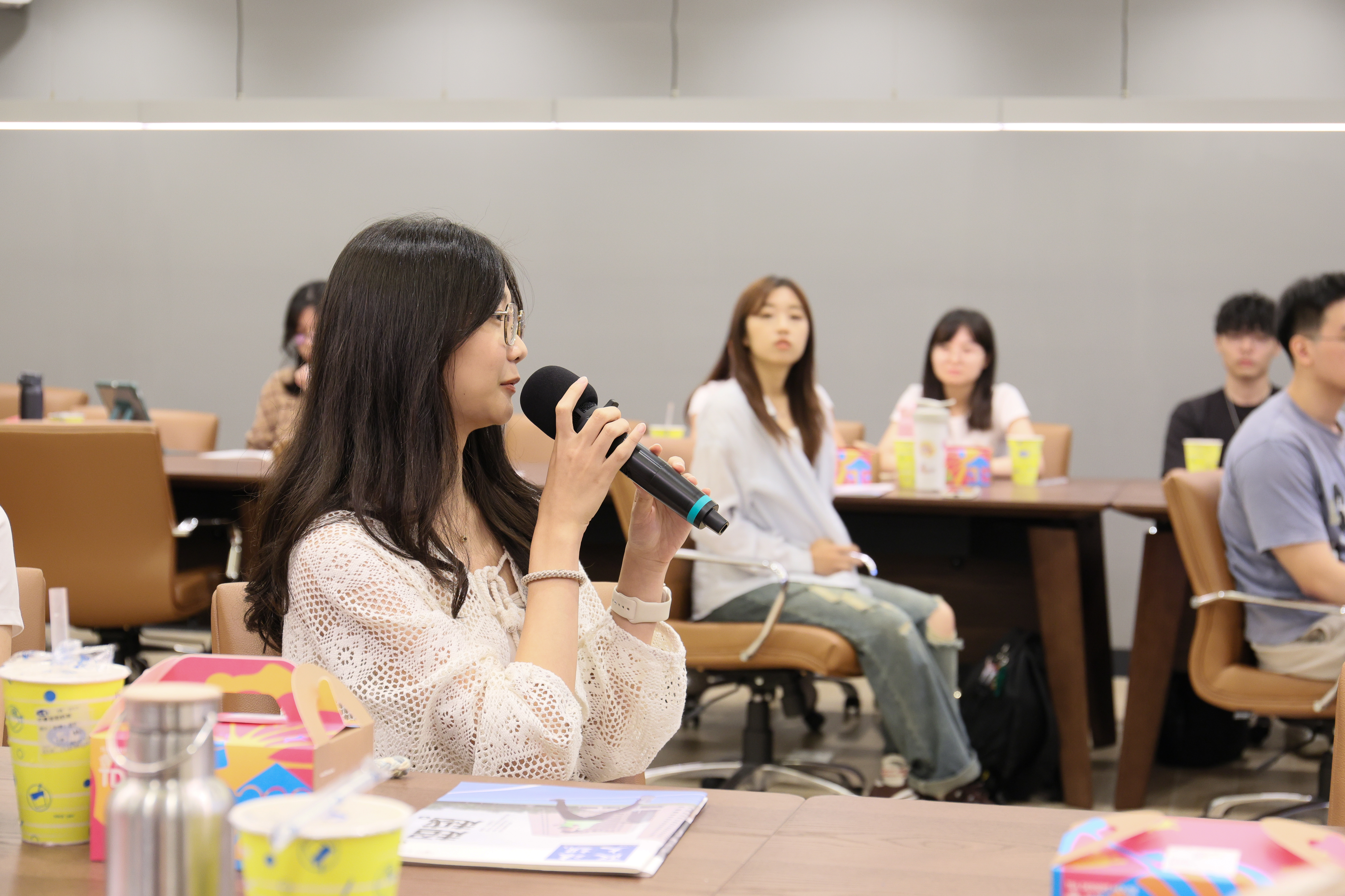 同學輪流進行自我介紹 同學輪流進行自我介紹