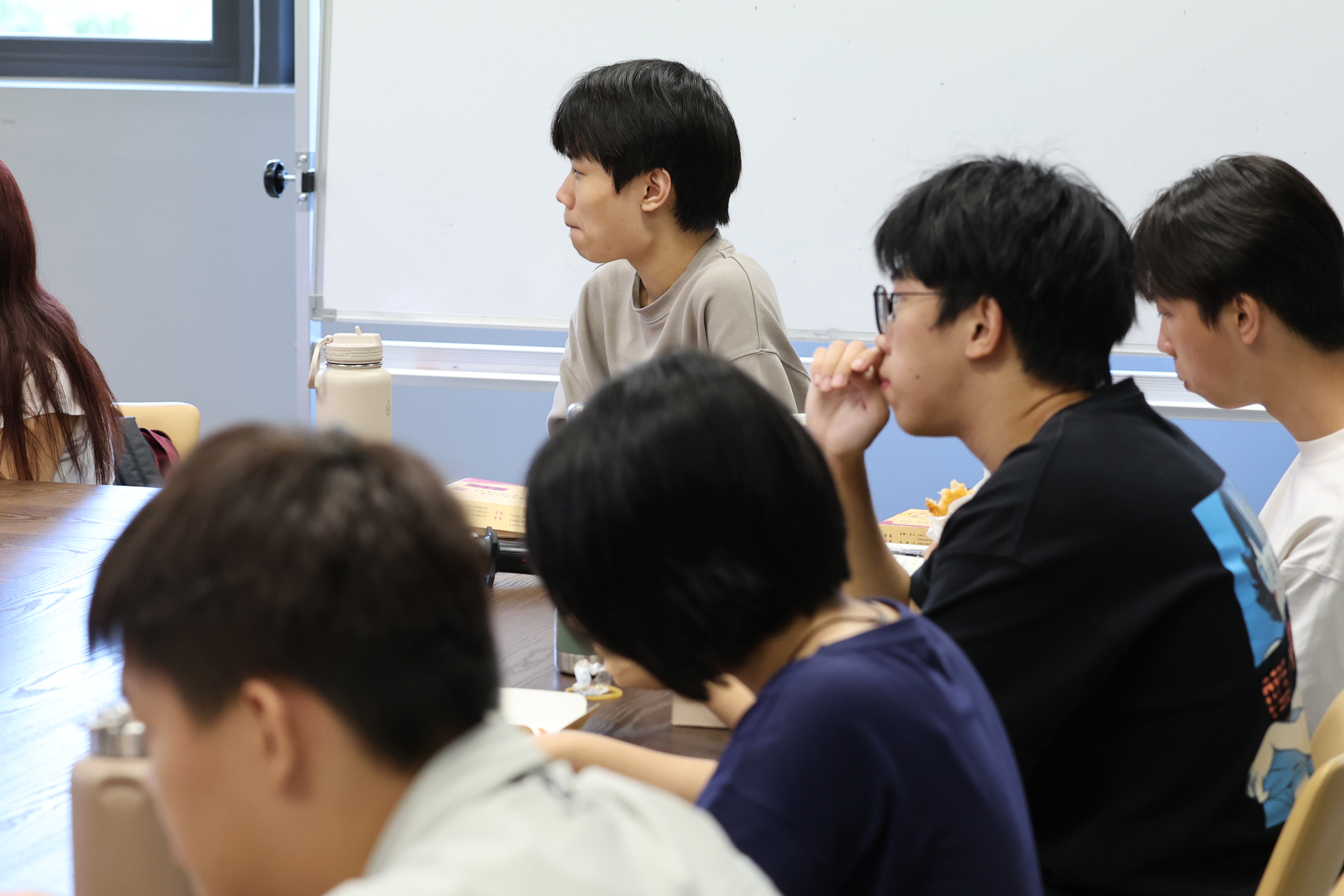 圖四：政大學子聆聽侯慶辰所長分享_0