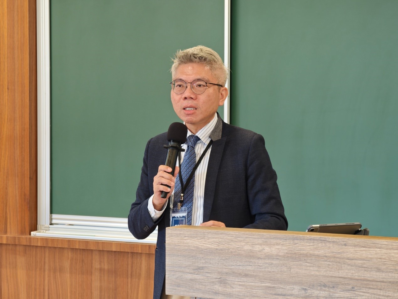 陳龍昇副教授與談 陳龍昇副教授與談