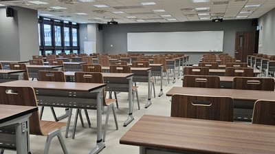 518教室︱5F︱106席