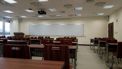 519教室︱5F︱56席